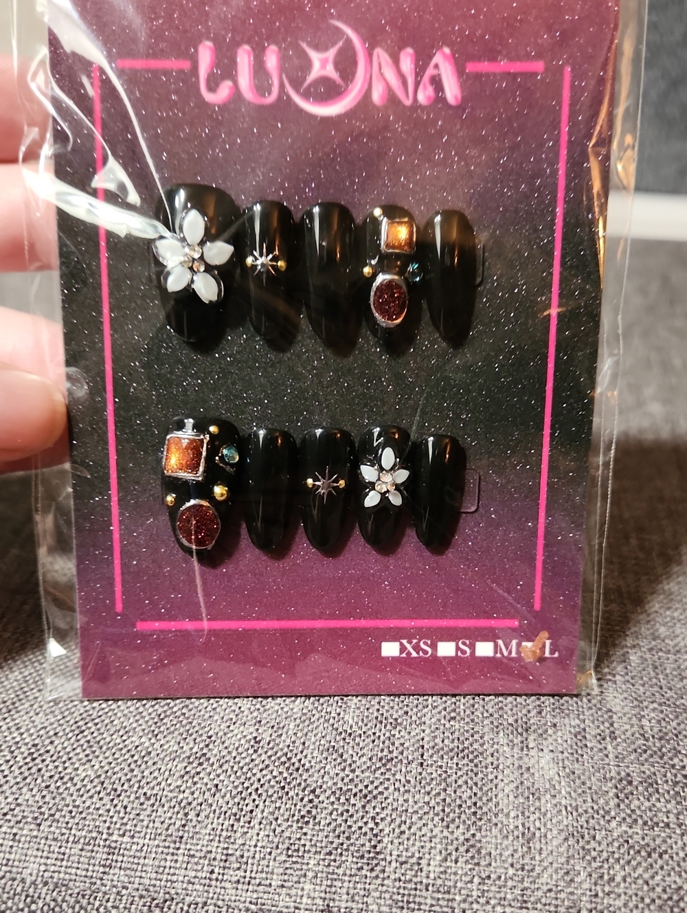Gloss Black Press On Nails. Size Large